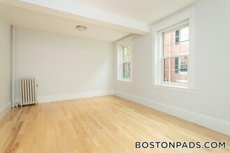 85 Myrtle St in Boston, MA - Building Photo - Building Photo