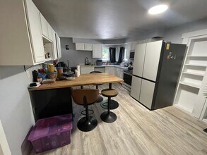 30 Apricot St, Unit 1 in Worcester, MA - Building Photo - Building Photo