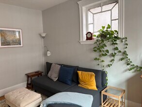 1697 Cambridge St, Unit 7 in Cambridge, MA - Foto de edificio - Building Photo