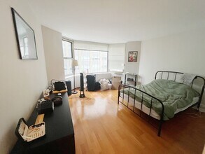 535 N Michigan Ave, Unit 1403 in Chicago, IL - Foto de edificio - Building Photo