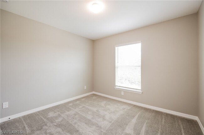 2910 57th St W in Lehigh Acres, FL - Building Photo - Building Photo