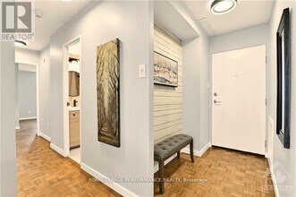 2020-2020 Jasmine Crescent in Ottawa, ON - Building Photo - Building Photo