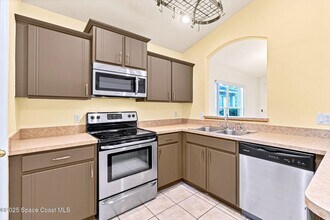 960 Villa Dr in Melbourne, FL - Building Photo - Building Photo