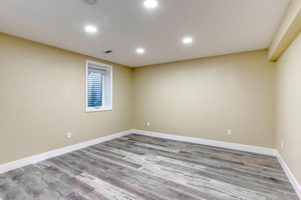 15054 E Dartmouth Ave in Aurora, CO - Building Photo