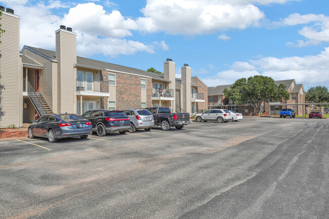 Raintree Apartments in Wichita Falls, TX - Building Photo - Building Photo