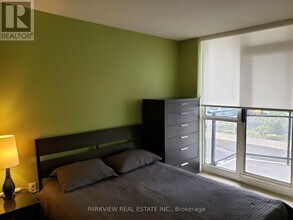 1006 Sheppard Ave E in Toronto, ON - Building Photo - Building Photo