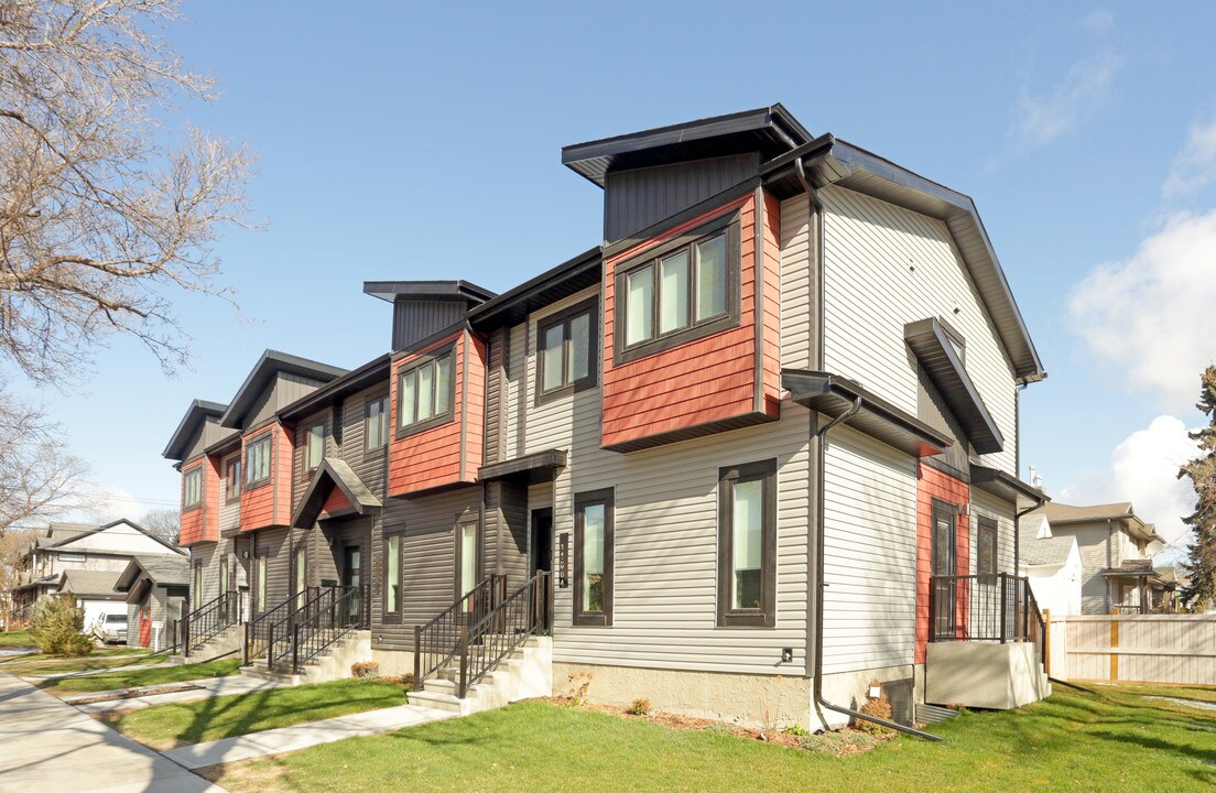 11006 108 Ave NW in Edmonton, AB - Building Photo