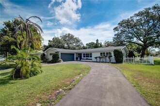 1801 Bellemeade Dr in Clearwater, FL - Building Photo - Building Photo