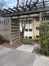 5657 Harpers Farm Rd in Columbia, MD - Building Photo - Building Photo