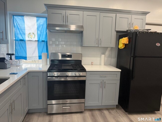 144 Palisade Ave in Bridgeport, CT - Building Photo - Building Photo