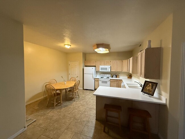 345 N Seven Peaks Blvd in Provo, UT - Building Photo - Building Photo