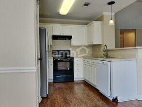 1406 Siskin Dr in Cordova, TN - Foto de edificio - Building Photo