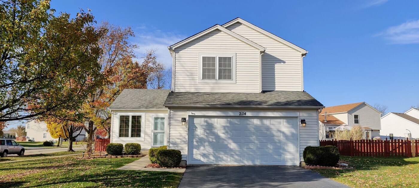 2114 Wyndham Lakes Ct in Plainfield, IL - Building Photo
