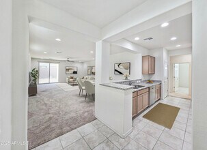 6951 W Pedro Ln in Phoenix, AZ - Building Photo - Building Photo
