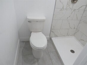 8006 Avenue B-Unit -D in Houston, TX - Building Photo - Building Photo