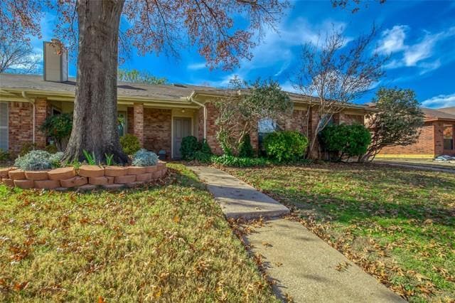 property at 1113 Oaklawn Ct