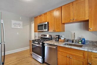 1402 N Jackson St, Unit 2 in Waukegan, IL - Foto de edificio - Building Photo