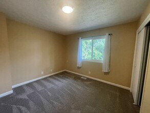 2109 Nottingham Dr in Bellevue, NE - Building Photo - Building Photo