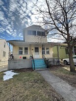 234 College St in Ferndale, MI - Building Photo