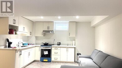 3462 Clayton Trl in Oakville, ON - Building Photo - Building Photo