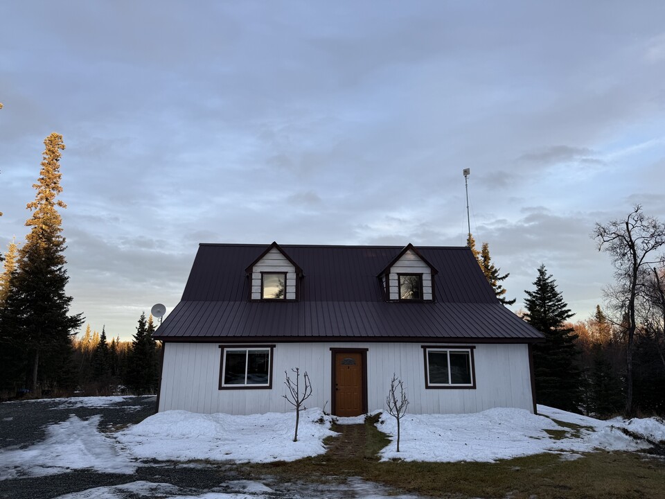 53112 Blue Ribbon Ave in Kasilof, AK - Foto de edificio