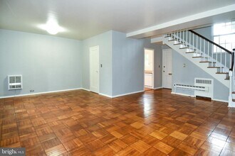 3132 Martha Custis Dr in Alexandria, VA - Building Photo - Building Photo