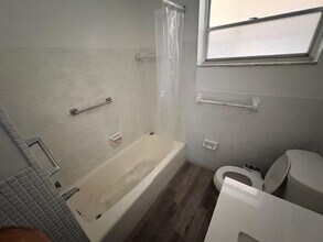 215 SE 3rd Ave, Unit 103 C in Hallandale Beach, FL - Building Photo - Building Photo