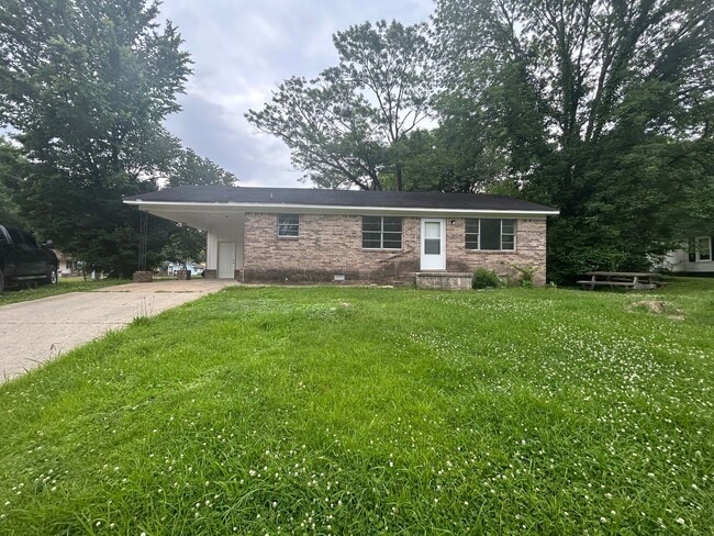 property at 912 S Washington Ave