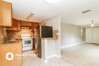 2326 E 111th Ave in Tampa, FL - Building Photo - Building Photo
