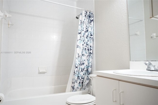 331 NW 82nd Ave in Miami, FL - Building Photo - Building Photo