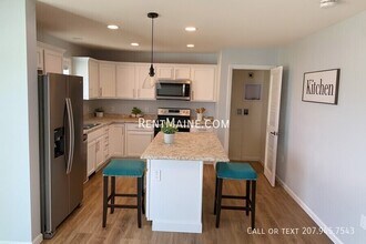 208 Rocky Rdg Dr in Hermon, ME - Building Photo - Building Photo