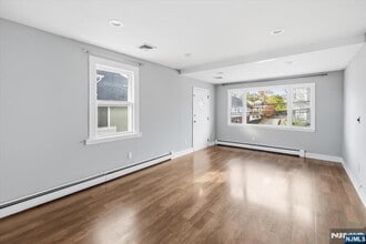 79 Lincoln Ave in Fair Lawn, NJ - Foto de edificio - Building Photo