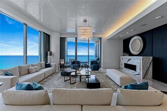 17975 Collins Ave in Sunny Isles Beach, FL - Building Photo - Building Photo