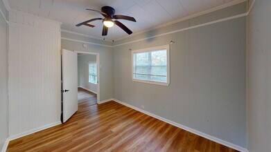 1433 N 61st Ave in Pensacola, FL - Foto de edificio - Building Photo