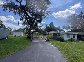 7240 Ottley St in Zephyrhills, FL - Building Photo