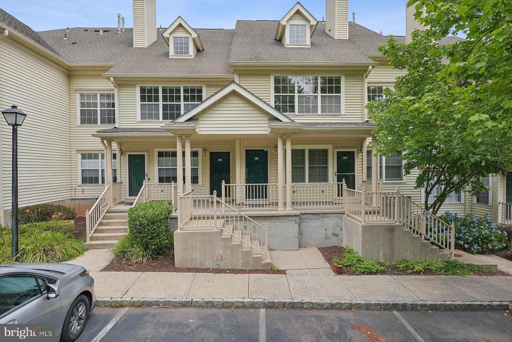 624 Brickhouse Rd in Princeton, NJ - Building Photo