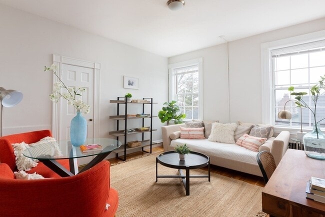 16 Chauncy St in Cambridge, MA - Foto de edificio - Building Photo