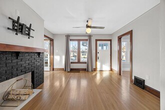 2339 C Ave NE in Cedar Rapids, IA - Building Photo - Building Photo