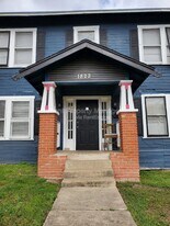 1822 N Olive St in San Antonio, TX - Building Photo