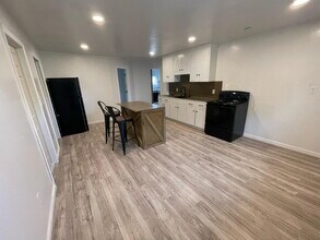 272 River Rd in Dalmatia, PA - Foto de edificio - Building Photo