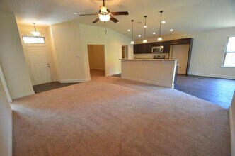 125 Lillian Wy in Crestview, FL - Building Photo - Building Photo
