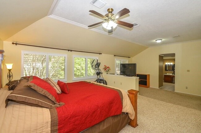 property at 20402 Avery Point Dr