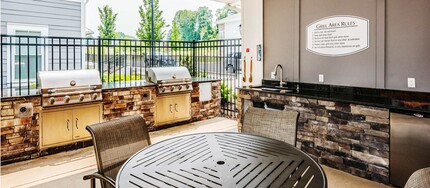 MAA Stonefield in Charlottesville, VA - Building Photo - Building Photo