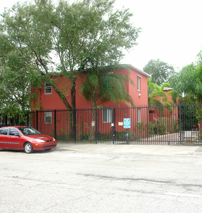 540-544 NE 62nd St in Miami, FL - Foto de edificio