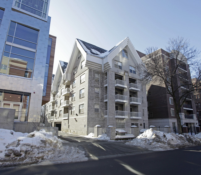 619 Langdon St in Madison, WI - Foto de edificio - Building Photo