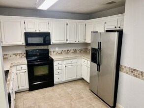 9727 SW 52 Ln in Gainesville, FL - Building Photo - Building Photo