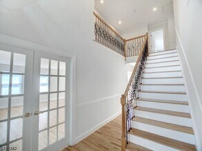 355 Green St in Woodbridge Township, NJ - Foto de edificio - Building Photo