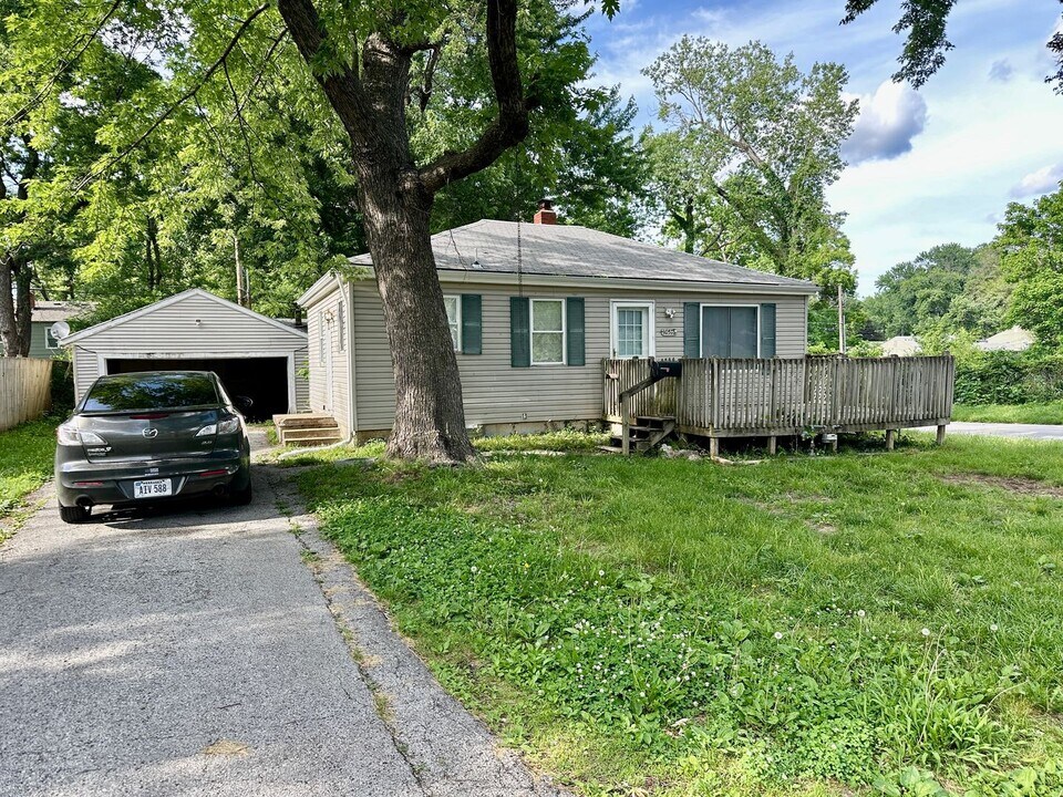 10516 E 27th Terrace S in Independence, MO - Building Photo