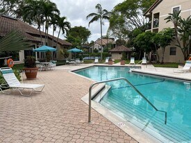 4221 W McNab Rd in Pompano Beach, FL - Building Photo