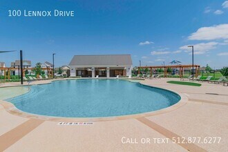 100 Lennox Dr in Niederwald, TX - Building Photo - Building Photo